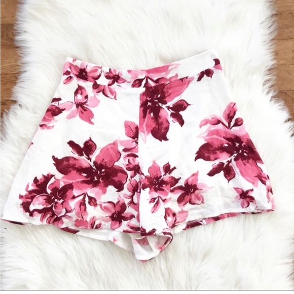 Aqua SET flutter crop top and shorts! - Picture 4 of 4